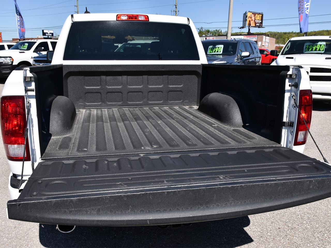 2022 RAM 1500 Classic Tradesman Crew Cab 4x4 ~Camera ~Bluetooth ~20's Photo