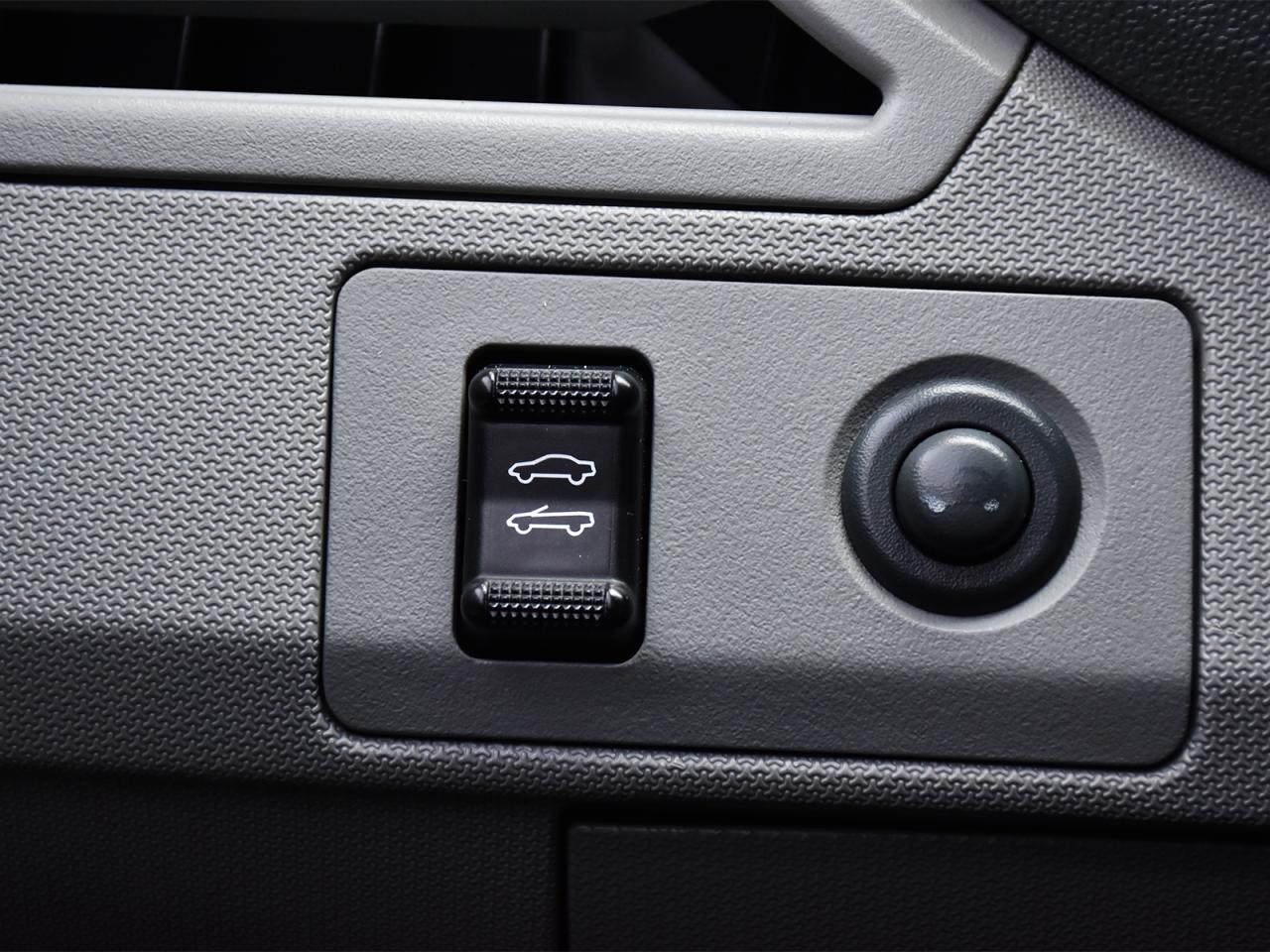 2008 Chrysler Sebring LX Convertible ~Power seats ~Alloy Wheels ~A/C Photo