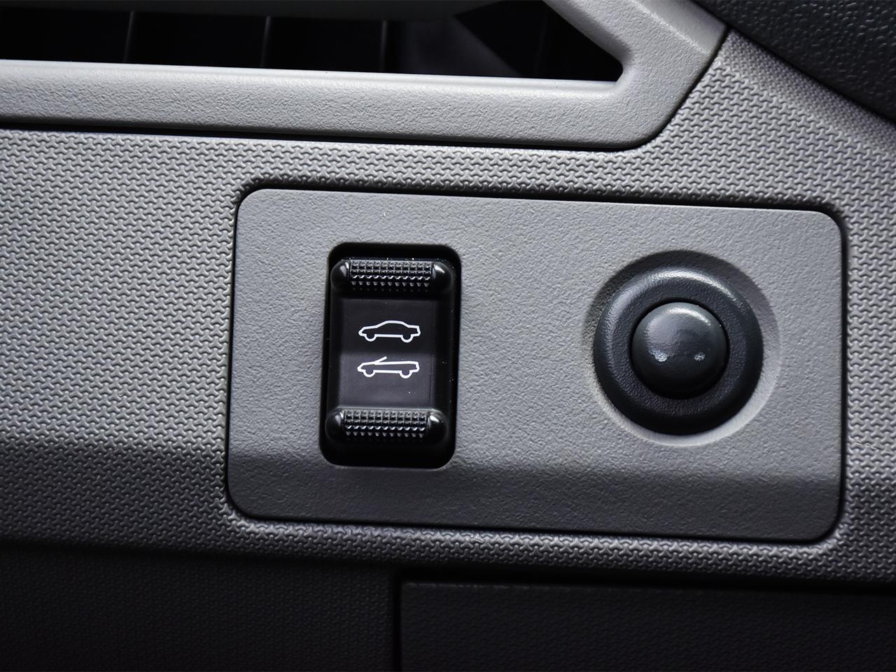 2008 Chrysler Sebring LX Convertible ~Power seats ~Alloy Wheels ~A/C Photo