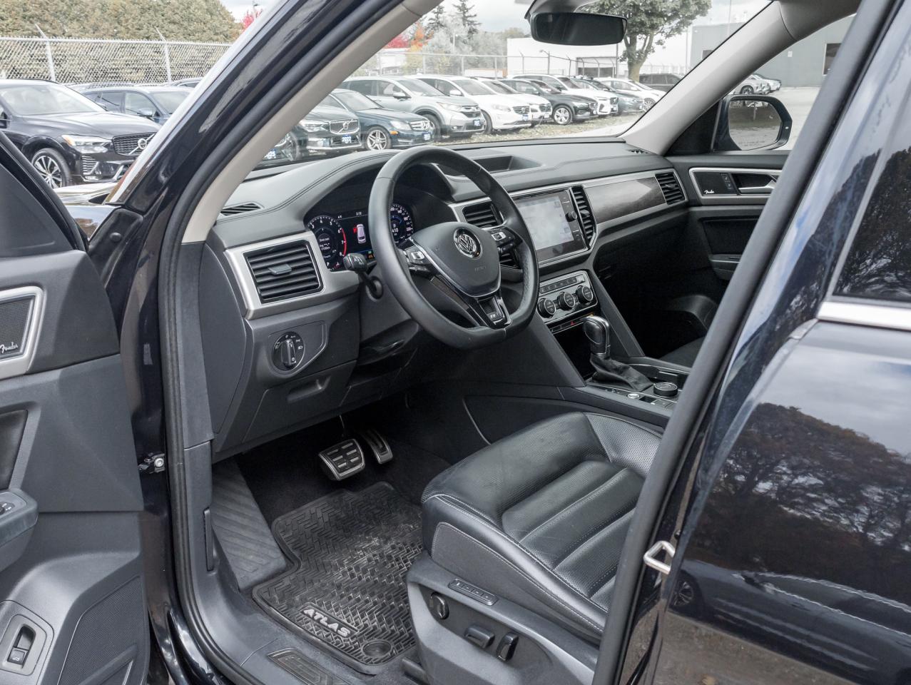 2018 Volkswagen Atlas Execline 3.6 FSI 4MOTION  TRADE IN  R-LINE Photo