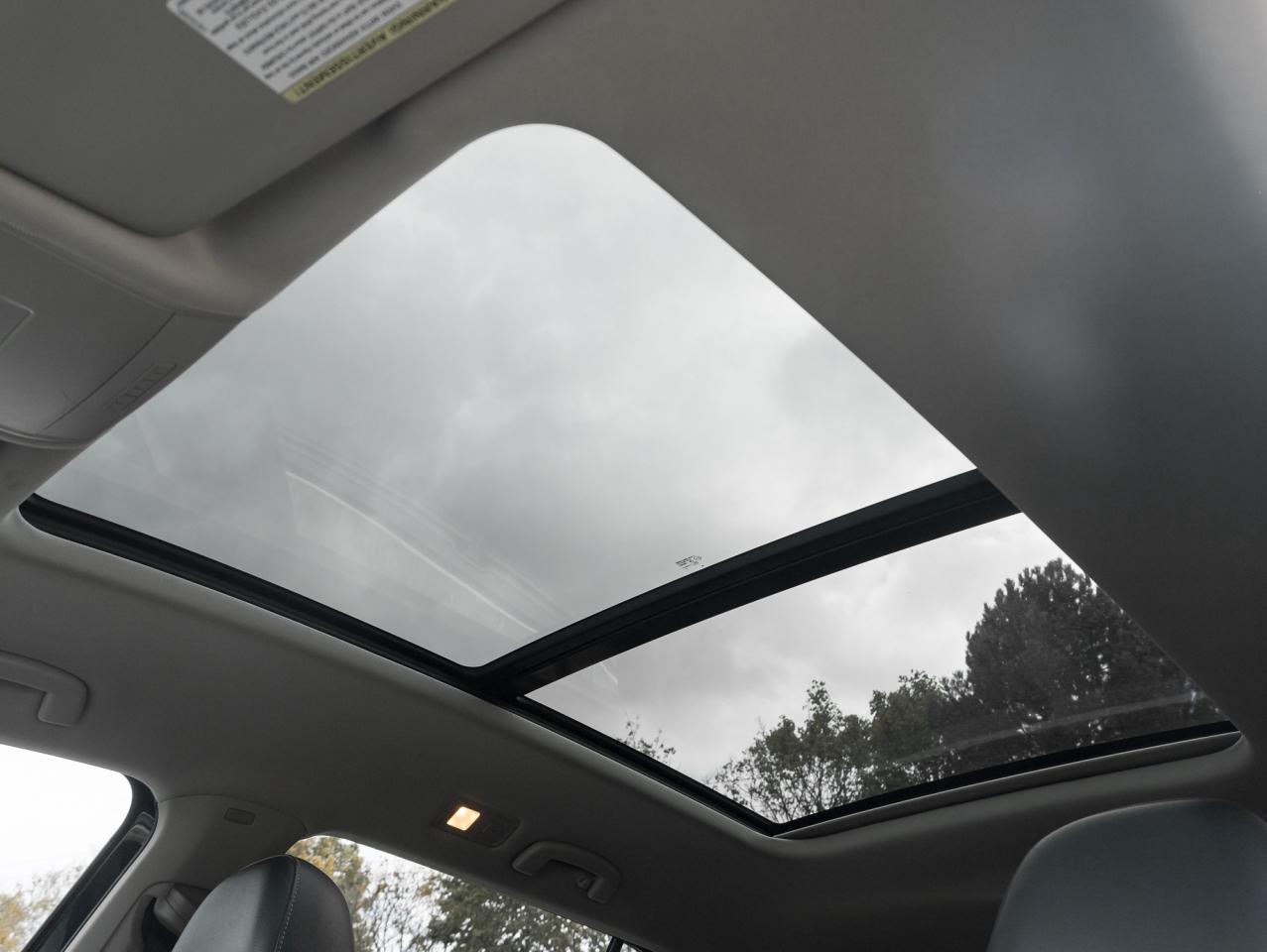 2018 Volkswagen Atlas Execline 3.6 FSI 4MOTION  TRADE IN  R-LINE Photo