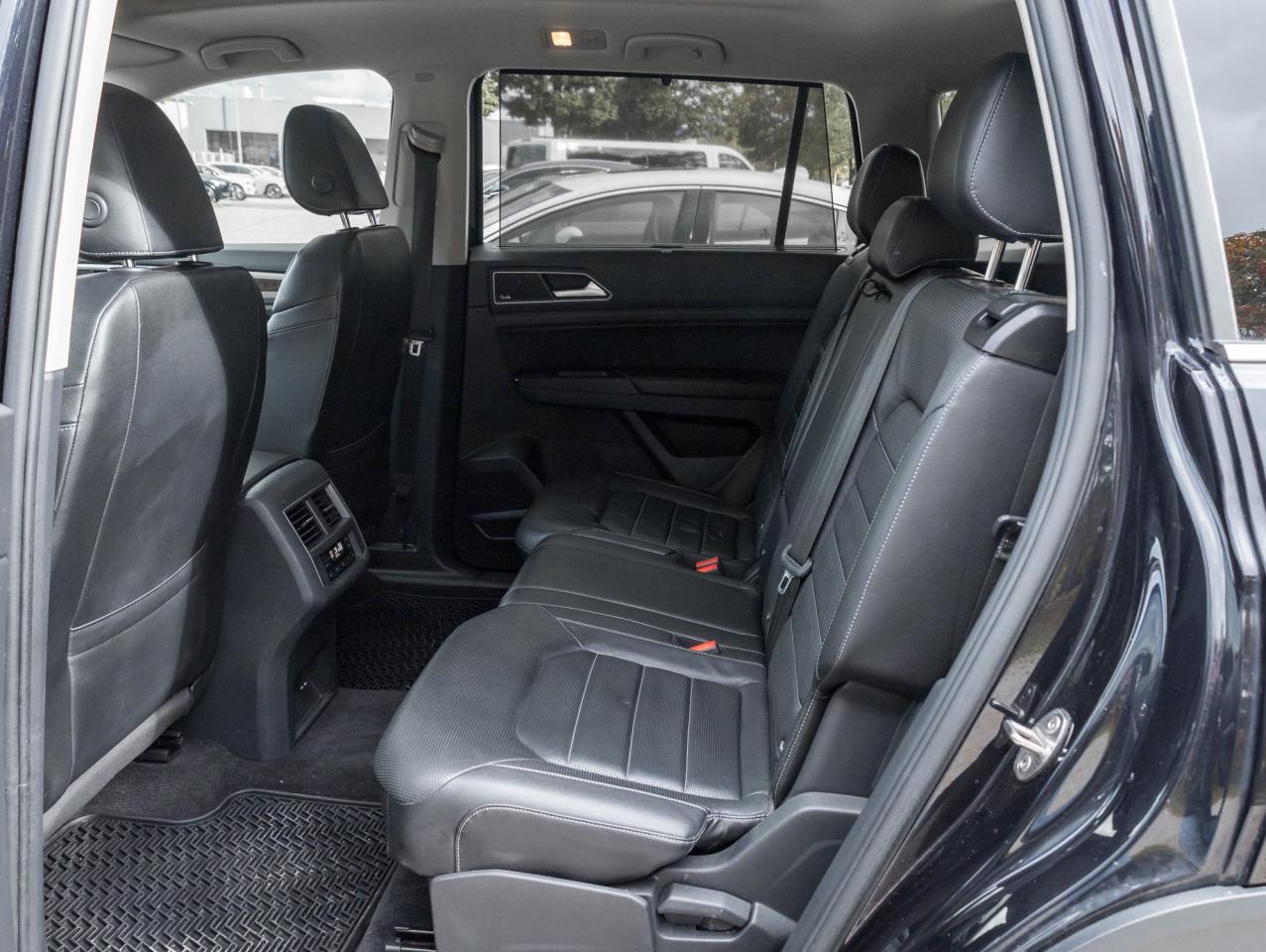 2018 Volkswagen Atlas Execline 3.6 FSI 4MOTION  TRADE IN  R-LINE Photo