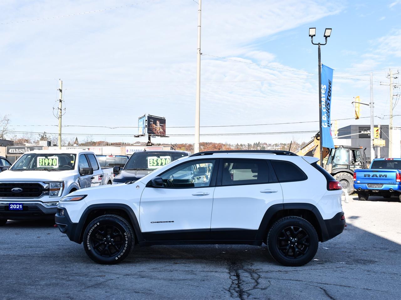 2017 Jeep Cherokee Trailhawk 4x4 ~Nav ~Cam ~Heated Leather ~Bluetooth Photo