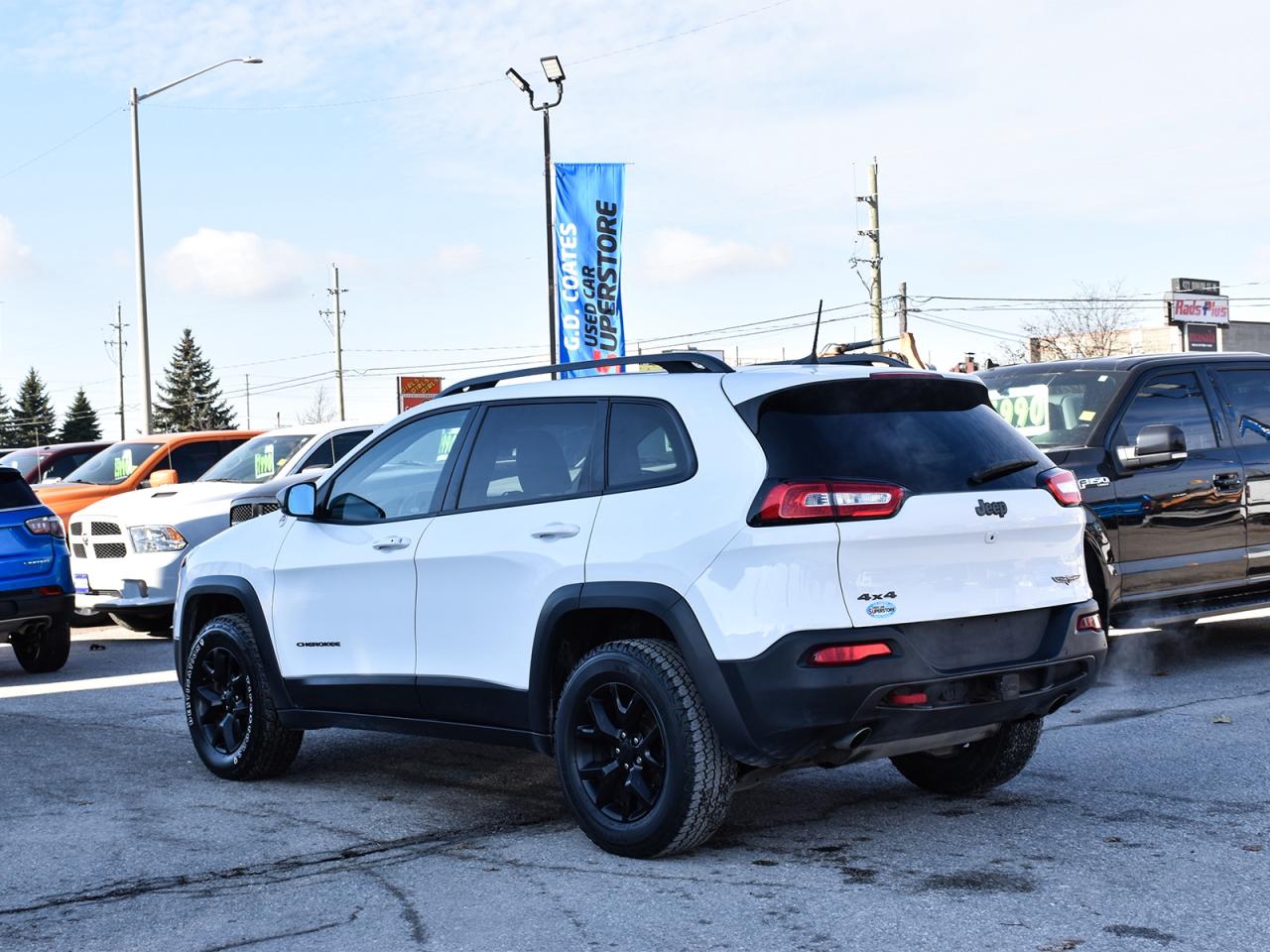 2017 Jeep Cherokee Trailhawk 4x4 ~Nav ~Cam ~Heated Leather ~Bluetooth Photo4