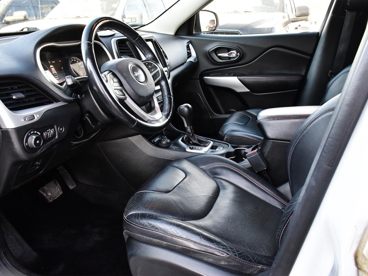 2017 Jeep Cherokee Trailhawk 4x4 ~Nav ~Cam ~Heated Leather ~Bluetooth Photo