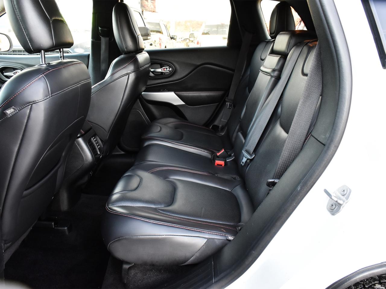 2017 Jeep Cherokee Trailhawk 4x4 ~Nav ~Cam ~Heated Leather ~Bluetooth Photo