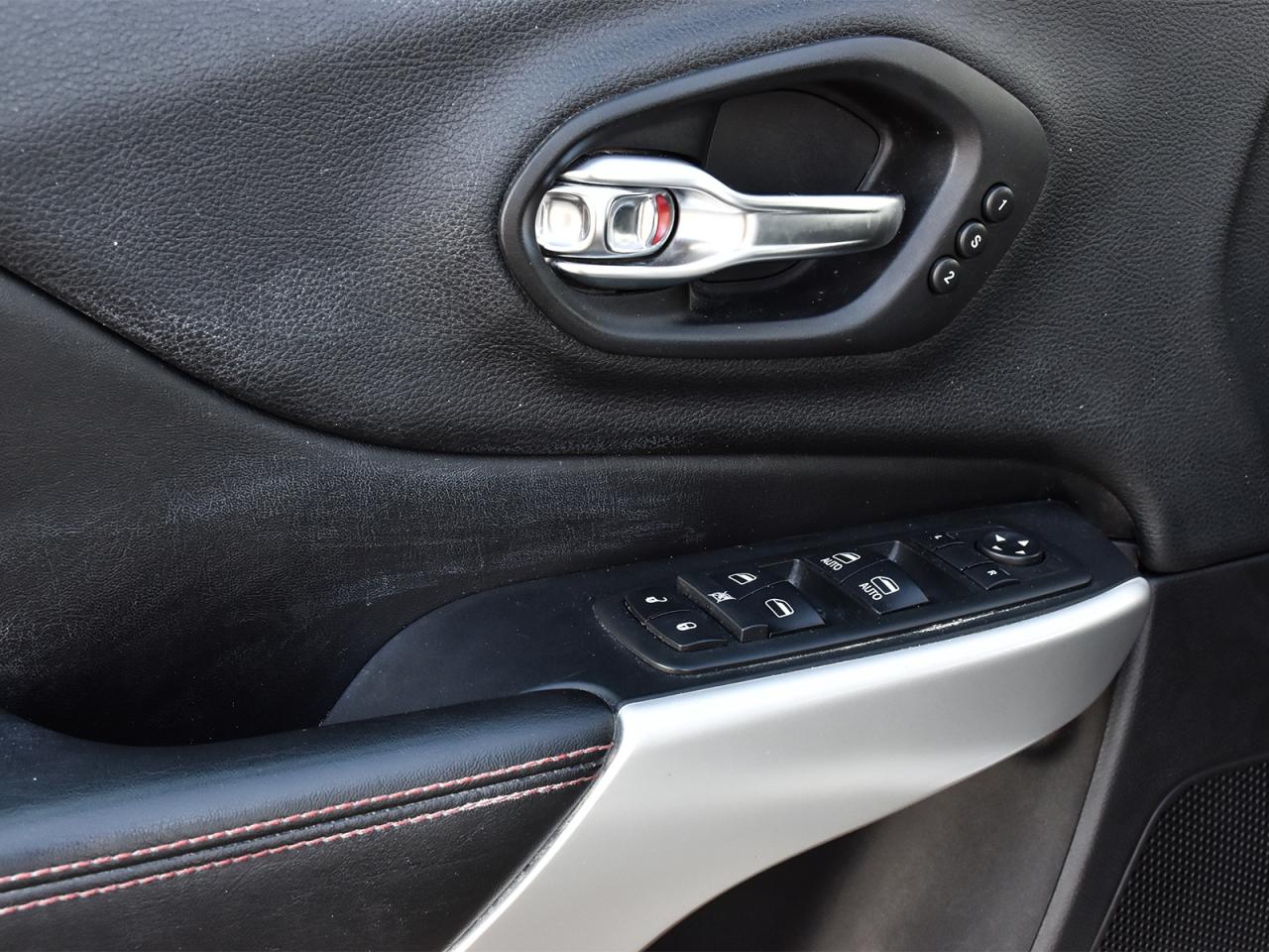 2017 Jeep Cherokee Trailhawk 4x4 ~Nav ~Cam ~Heated Leather ~Bluetooth Photo