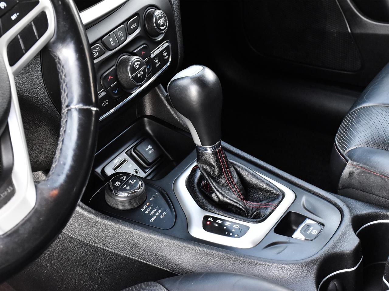 2017 Jeep Cherokee Trailhawk 4x4 ~Nav ~Cam ~Heated Leather ~Bluetooth Photo