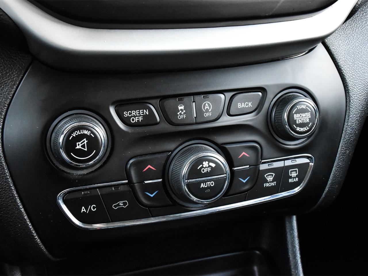 2017 Jeep Cherokee Trailhawk 4x4 ~Nav ~Cam ~Heated Leather ~Bluetooth Photo