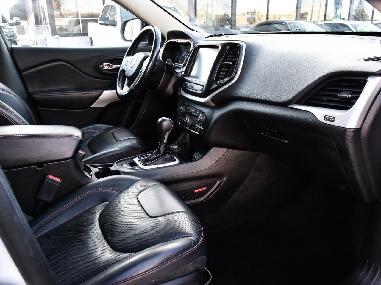 2017 Jeep Cherokee Trailhawk 4x4 ~Nav ~Cam ~Heated Leather ~Bluetooth Photo