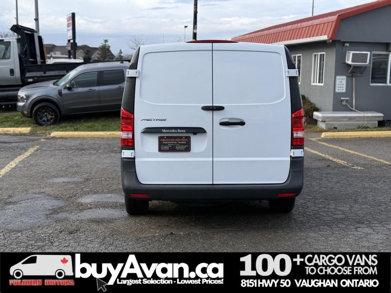 2023 Mercedes-Benz Metris Passenger Van Cargo + Divider Photo