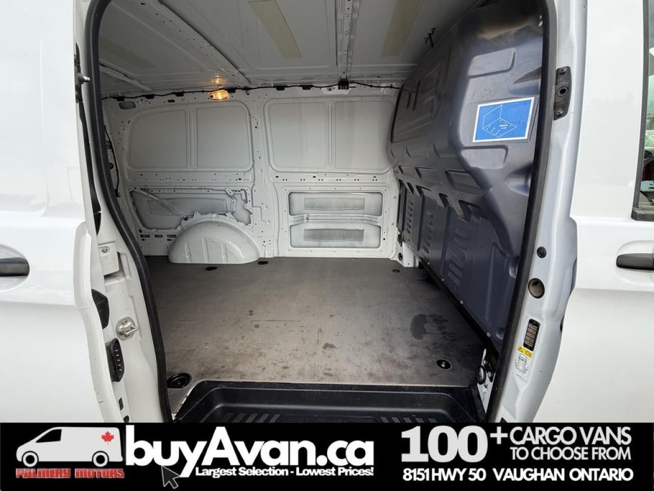 2023 Mercedes-Benz Metris Passenger Van Cargo + Divider Photo