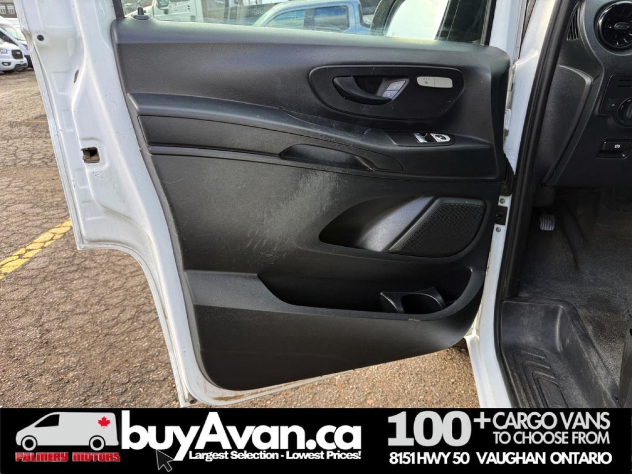 2023 Mercedes-Benz Metris Passenger Van Cargo + Divider Photo