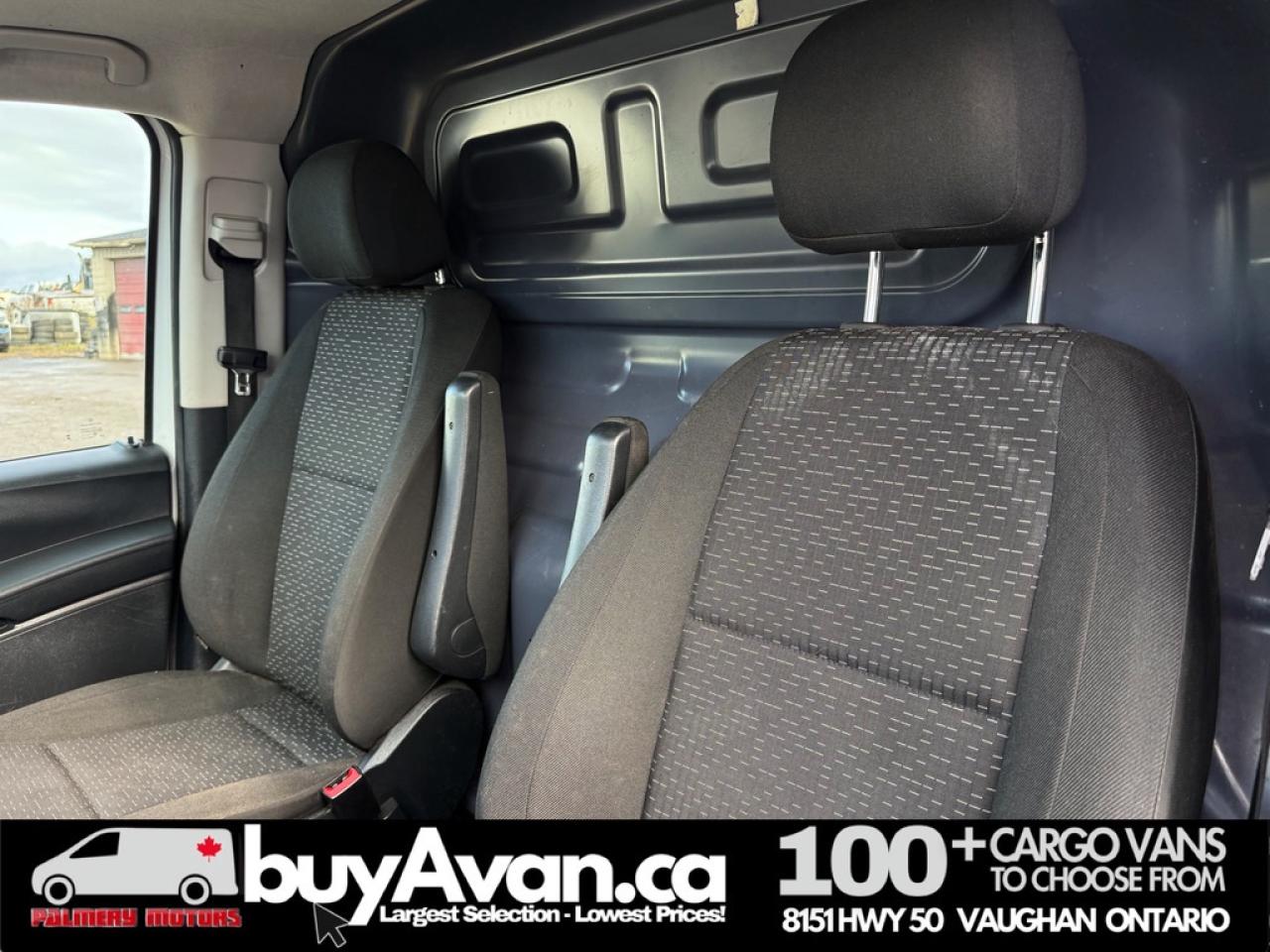 2023 Mercedes-Benz Metris Passenger Van Cargo + Divider Photo