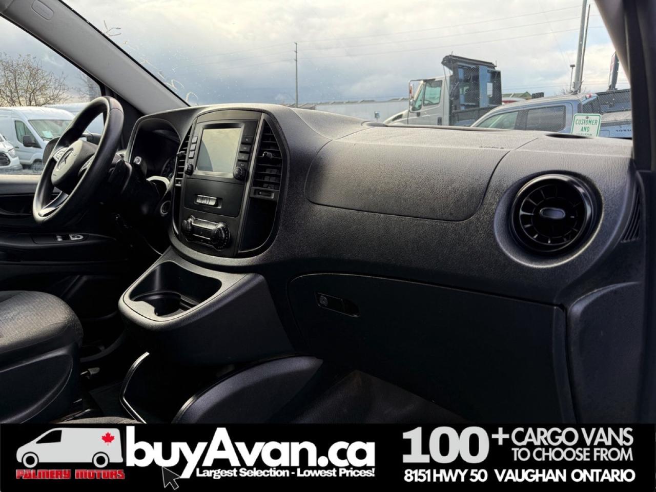 2023 Mercedes-Benz Metris Passenger Van Cargo + Divider Photo