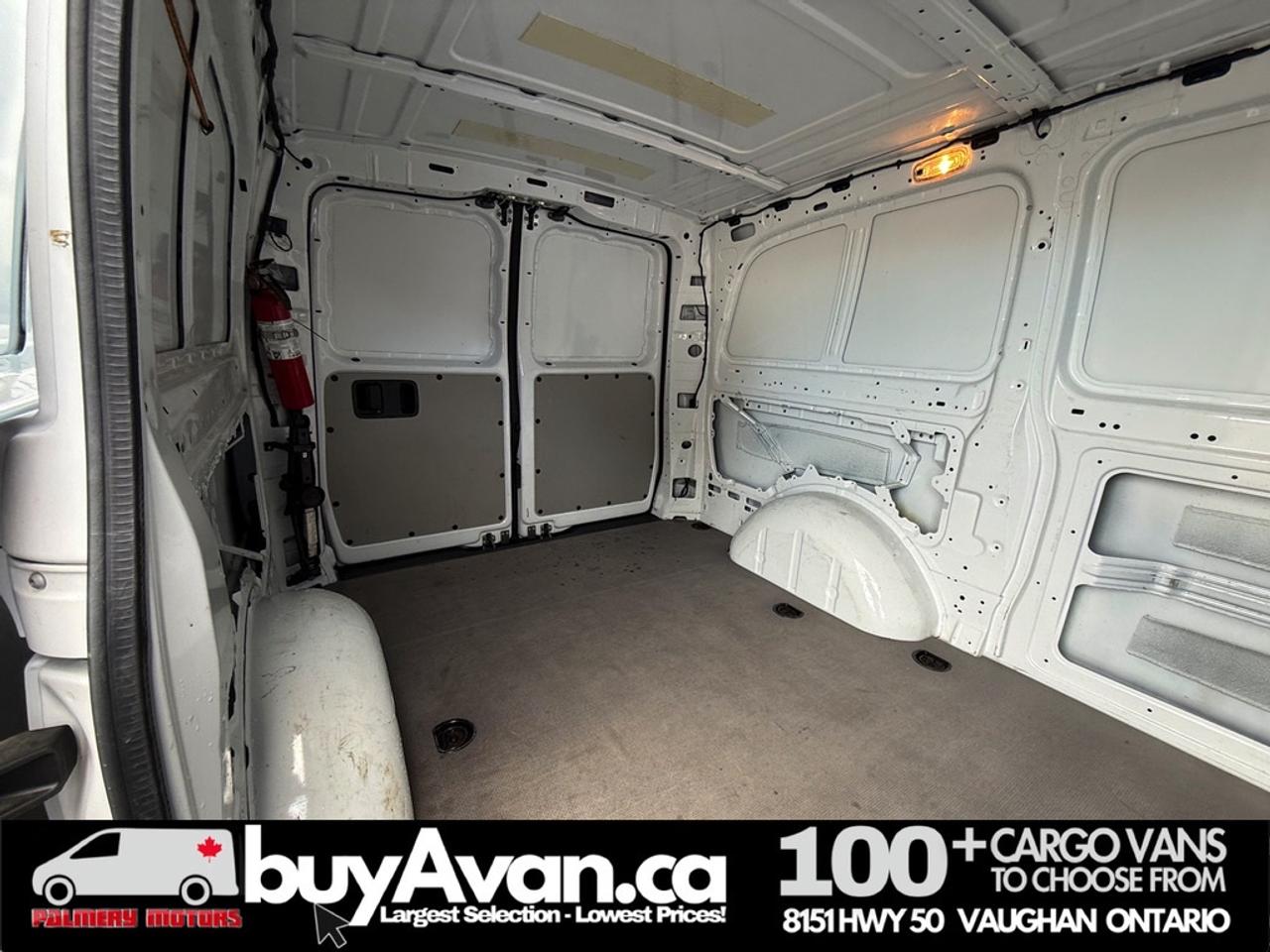 2023 Mercedes-Benz Metris Passenger Van LOW KM 49k   CLEAN CARFAX   CERTIFIED Photo