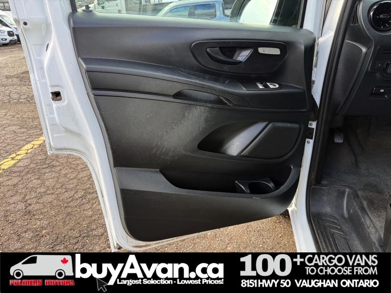 2023 Mercedes-Benz Metris Passenger Van LOW KM 49k   CLEAN CARFAX   CERTIFIED Photo