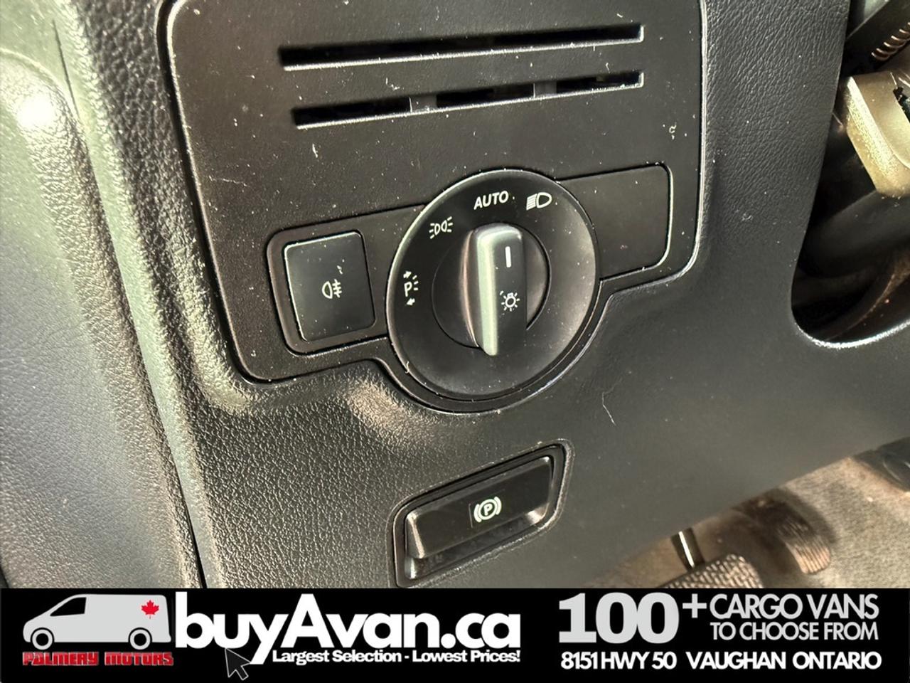 2023 Mercedes-Benz Metris Passenger Van LOW KM 49k   CLEAN CARFAX   CERTIFIED Photo