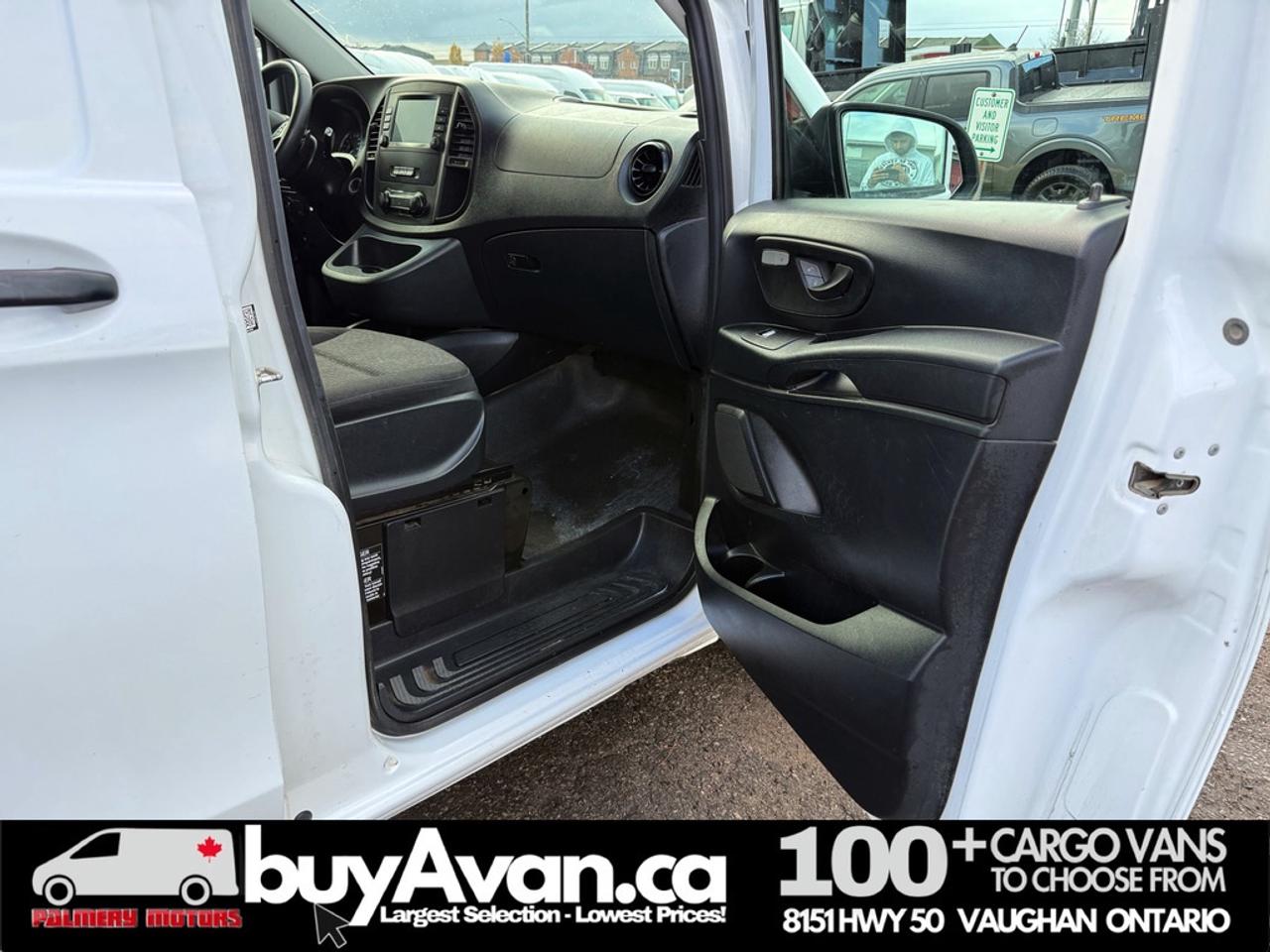 2023 Mercedes-Benz Metris Passenger Van LOW KM 49k   CLEAN CARFAX   CERTIFIED Photo