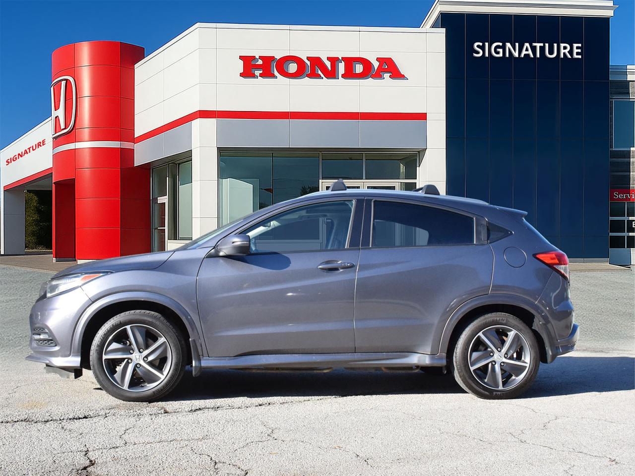 2022 Honda HR-V Touring Photo2