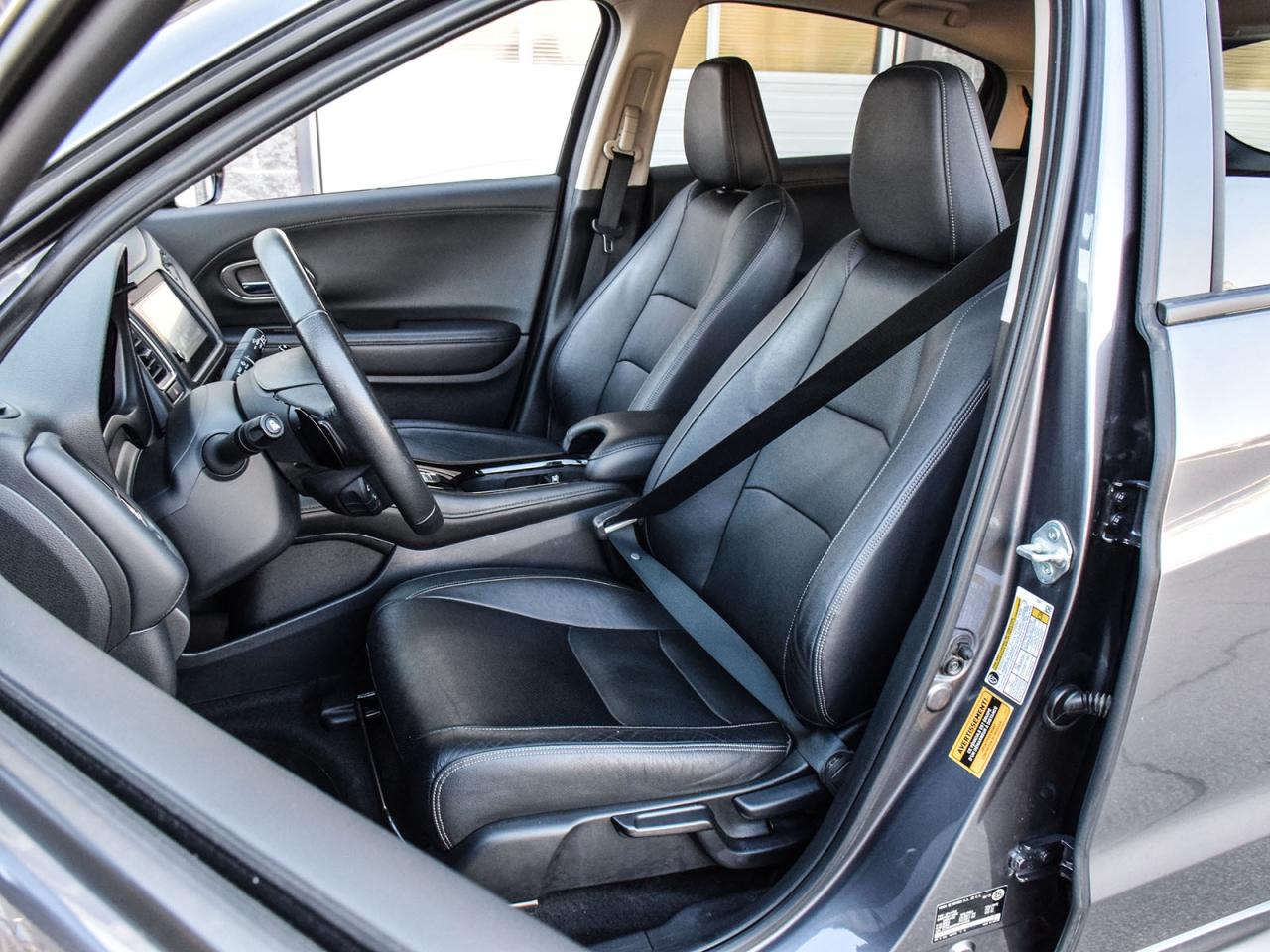 2022 Honda HR-V Touring Photo