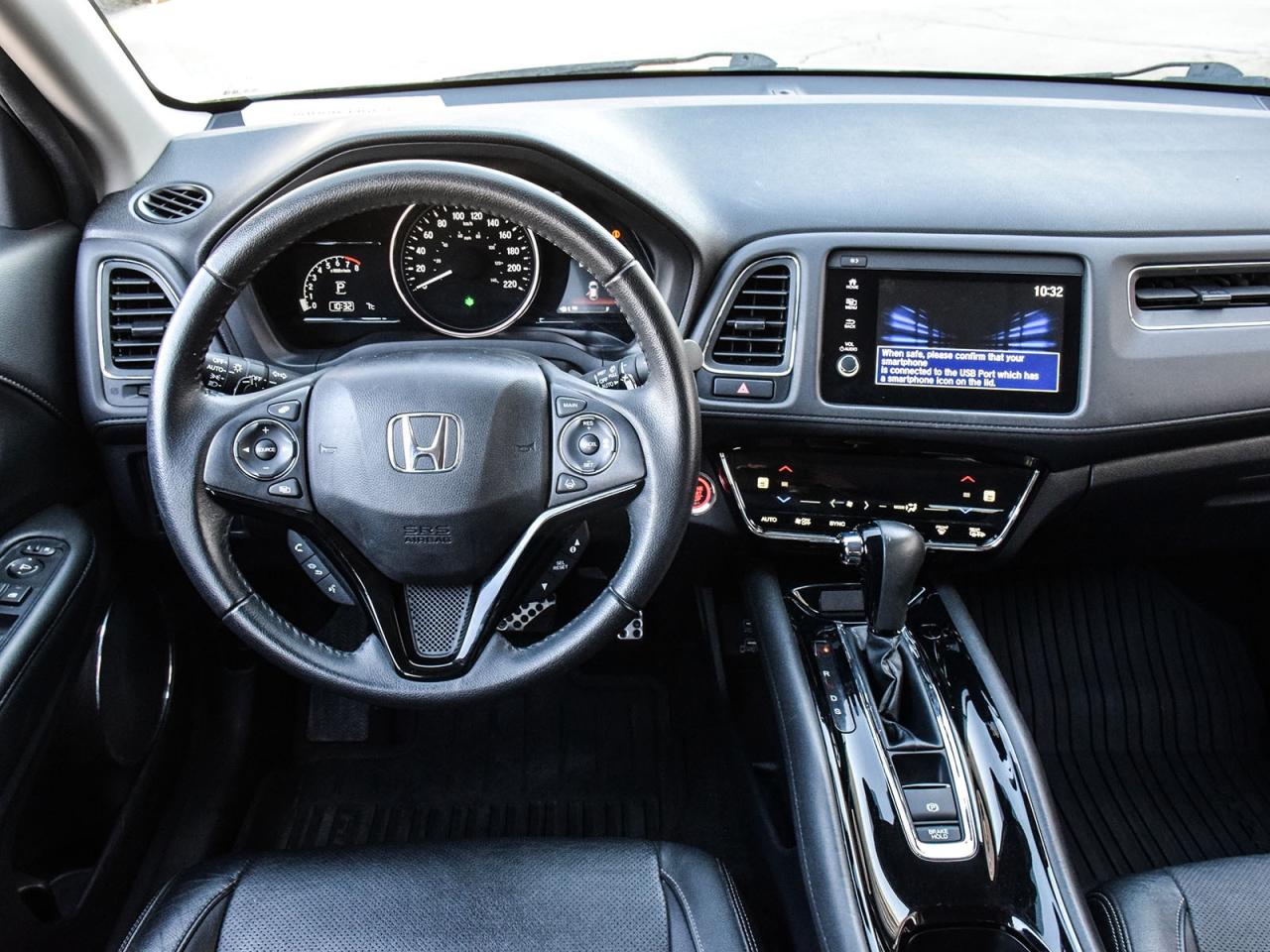 2022 Honda HR-V Touring Photo