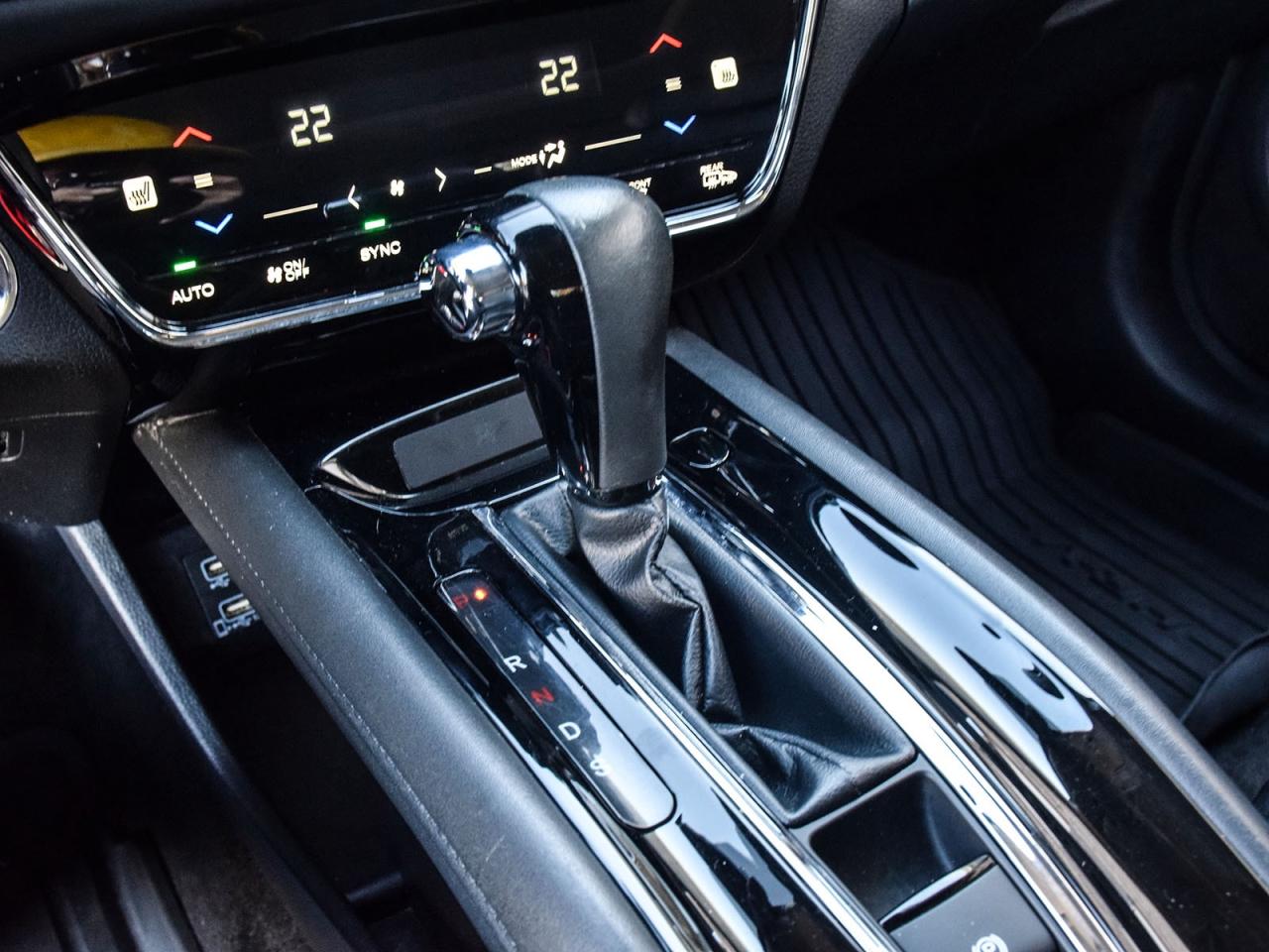 2022 Honda HR-V Touring Photo