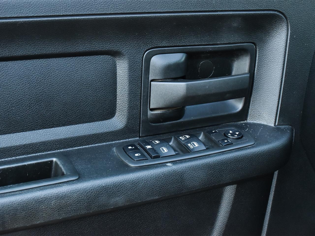 2021 RAM 1500 Classic Express Crew Cab 4x4 ~Heated Seats ~Bluetooth ~Cam Photo