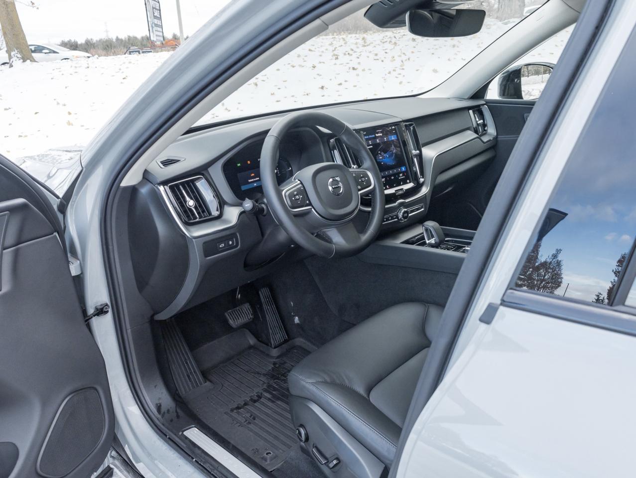 2025 Volvo XC60 Plug-In Hybrid T8 AWD Core Dark Theme  PLUG-IN HYBRID  VOLVO CPO Photo