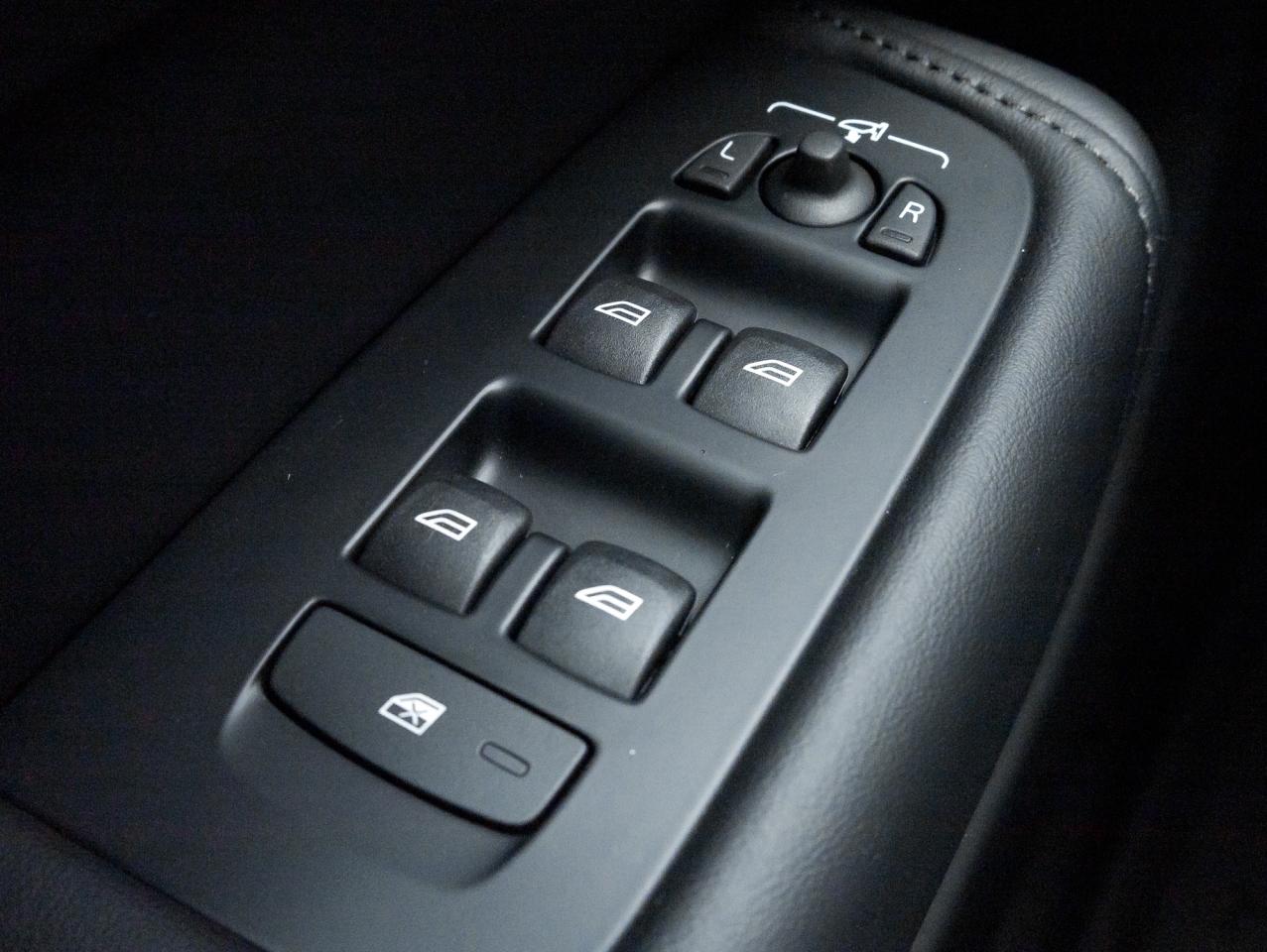 2025 Volvo XC60 Plug-In Hybrid T8 AWD Core Dark Theme  PLUG-IN HYBRID  VOLVO CPO Photo