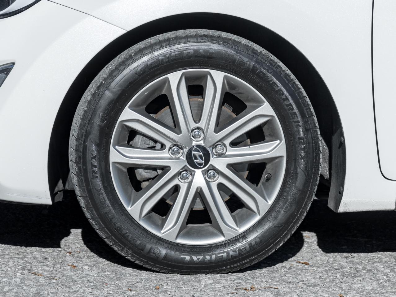 2014 Hyundai Elantra 4dr Sdn 6 Speed Manual GLS  AS IS   AS TRADED Photo3