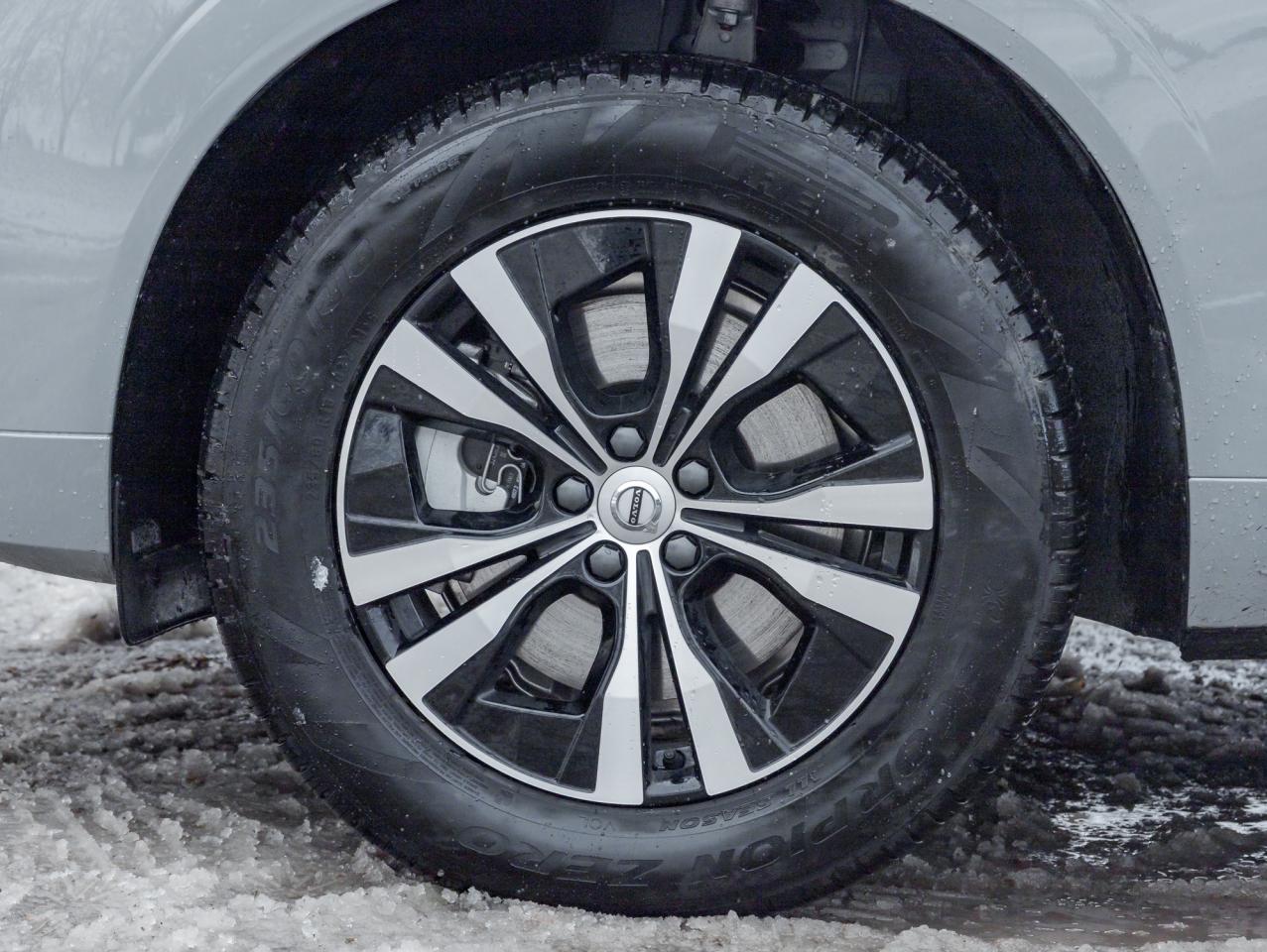 2025 Volvo XC60 Plug-In Hybrid T8 AWD Core Dark  Theme PLUG IN HYBRID  VOLVO CPO Photo