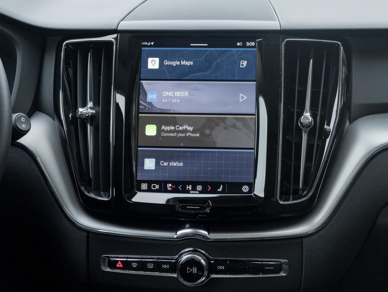 2025 Volvo XC60 Plug-In Hybrid T8 AWD Core Dark  Theme PLUG IN HYBRID  VOLVO CPO Photo