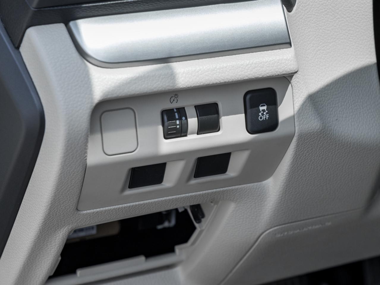 2012 Subaru Impreza HB CVT Photo