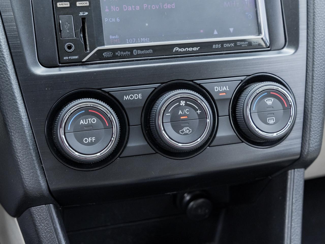 2012 Subaru Impreza HB CVT Photo