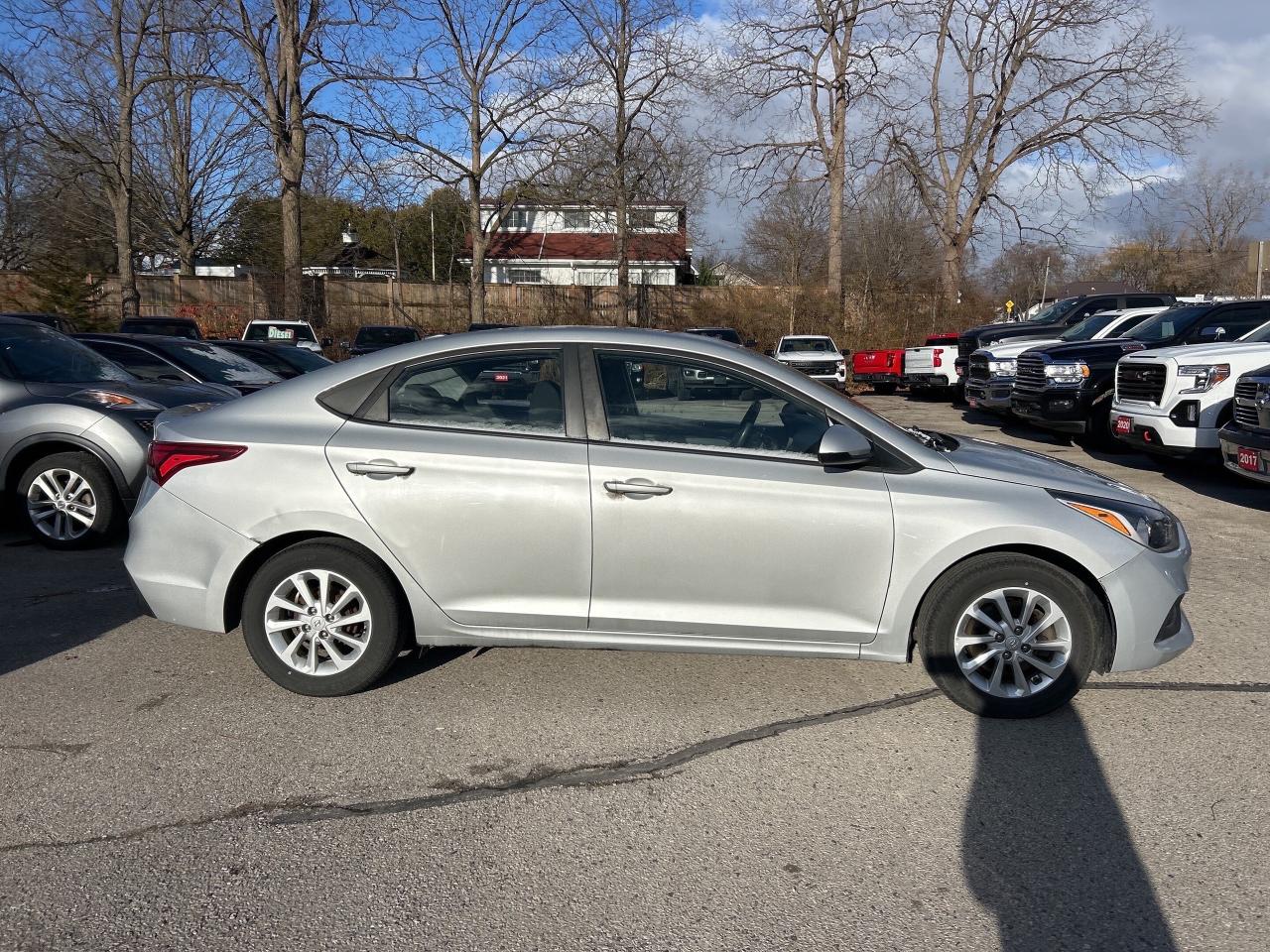 2018 Hyundai Accent GL, CLEAN CARFAX, WELL OILED, HEATED SEATS! Photo4