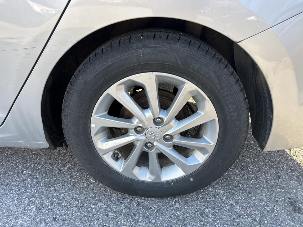 2018 Hyundai Accent GL, CLEAN CARFAX, WELL OILED, HEATED SEATS! Photo