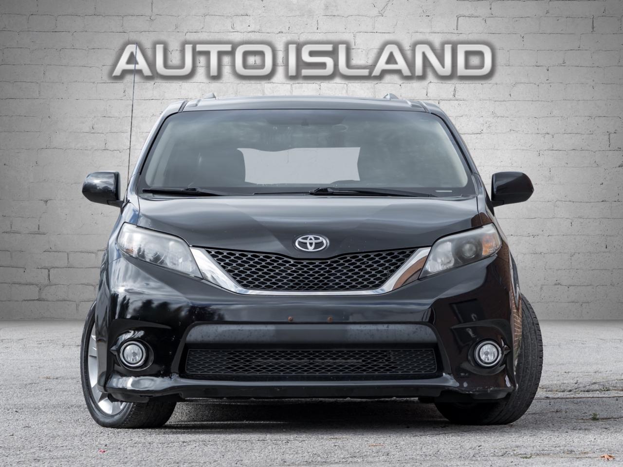 2013 Toyota Sienna V6 SE FWD -Sunroof-Rear Entertainment/Camera-Power Photo