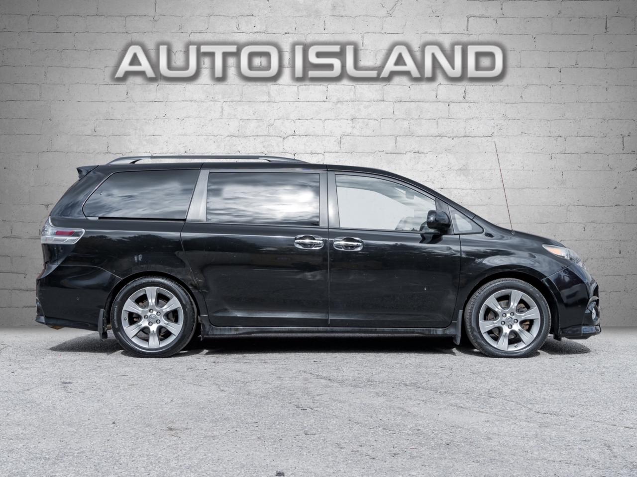 2013 Toyota Sienna V6 SE FWD -Sunroof-Rear Entertainment/Camera-Power Photo