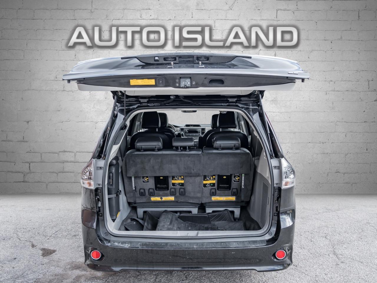 2013 Toyota Sienna V6 SE FWD -Sunroof-Rear Entertainment/Camera-Power Photo