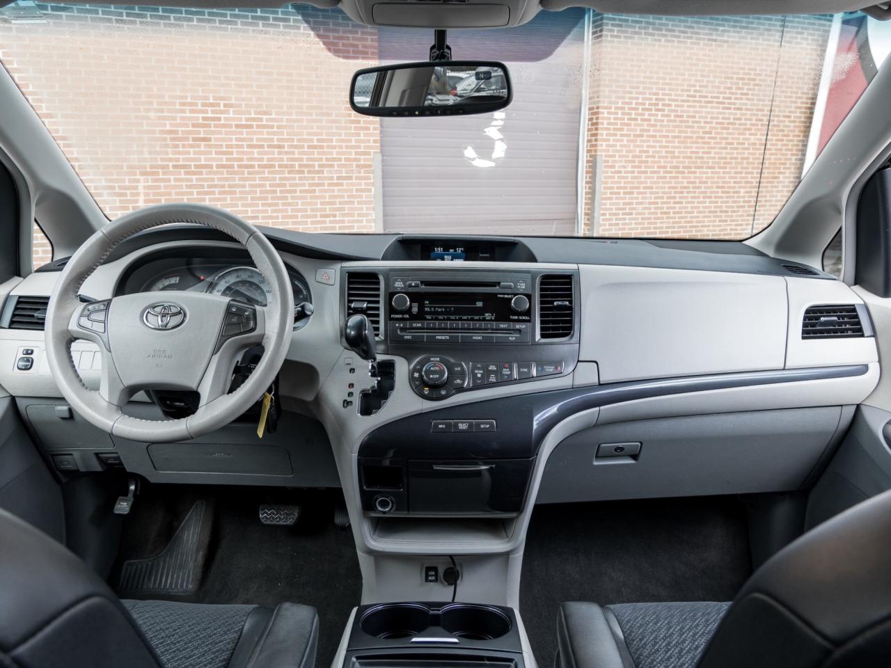 2013 Toyota Sienna V6 SE FWD -Sunroof-Rear Entertainment/Camera-Power Photo