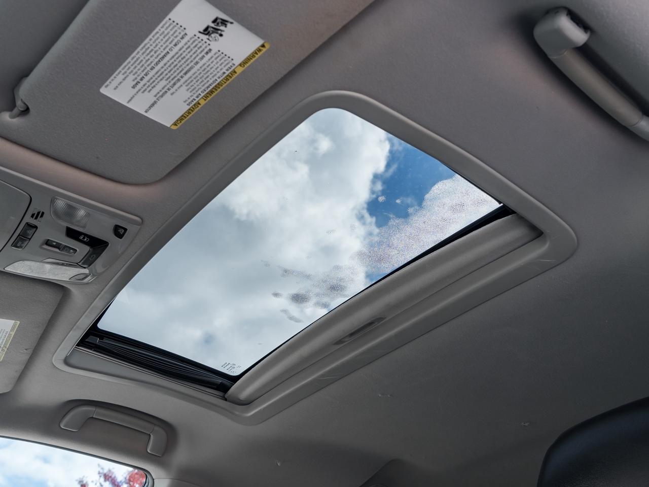 2013 Toyota Sienna V6 SE FWD -Sunroof-Rear Entertainment/Camera-Power Photo