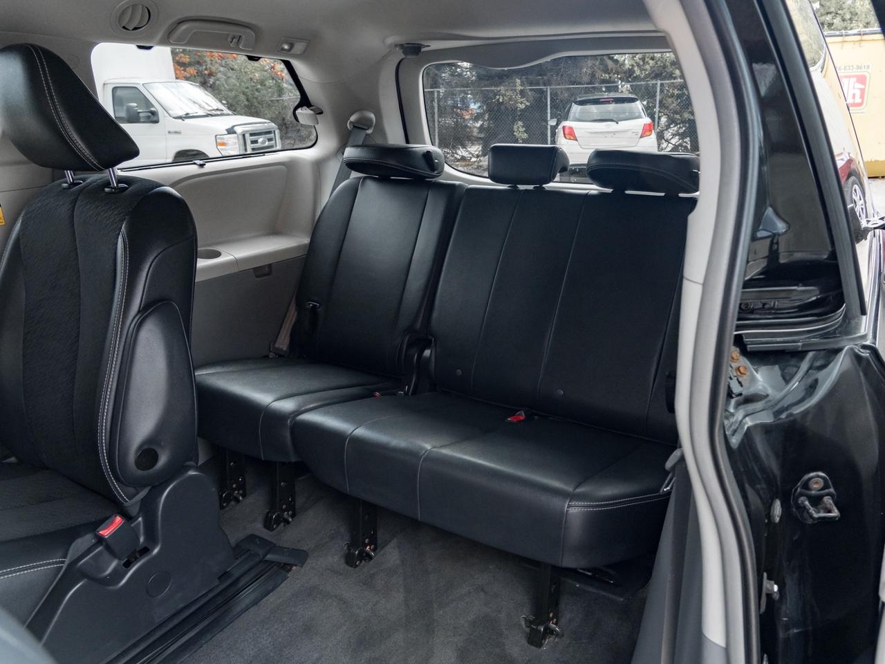 2013 Toyota Sienna V6 SE FWD -Sunroof-Rear Entertainment/Camera-Power Photo