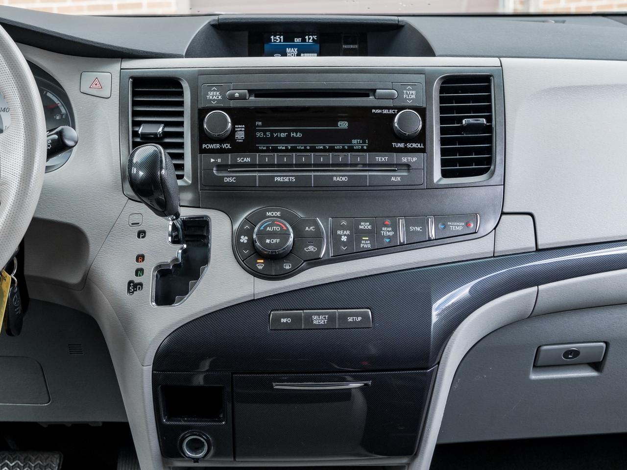 2013 Toyota Sienna V6 SE FWD -Sunroof-Rear Entertainment/Camera-Power Photo