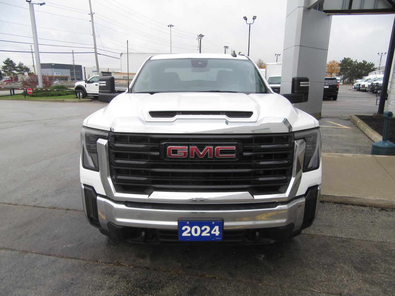 2024 GMC 2500 HD CREW CAB 4X4 NEW SERVICE UTLITY BODY Photo