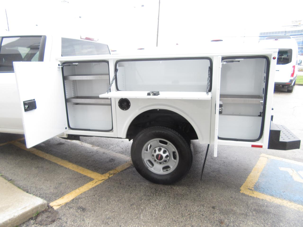 2024 GMC 2500 HD CREW CAB 4X4 NEW SERVICE UTLITY BODY Photo4