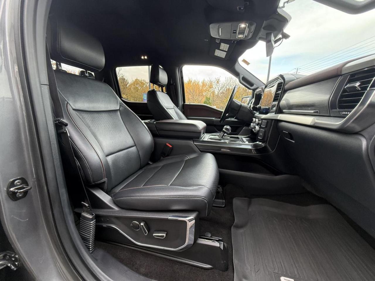 2021 Ford F-150 Lariat 4WD SuperCrew 5.5' Box Photo