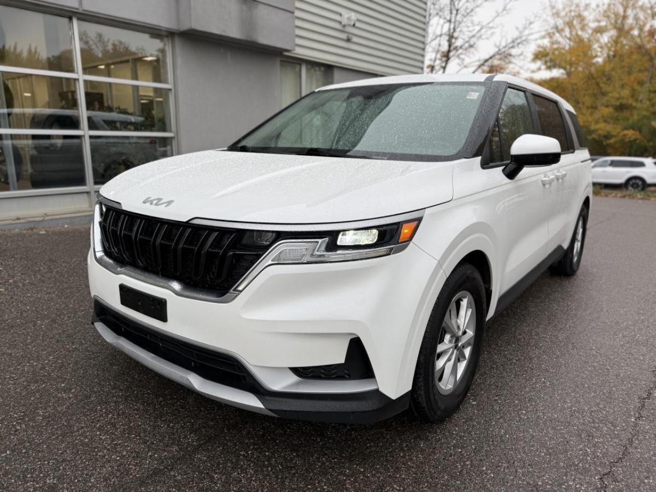 2022 Kia Carnival LX FWD Photo0