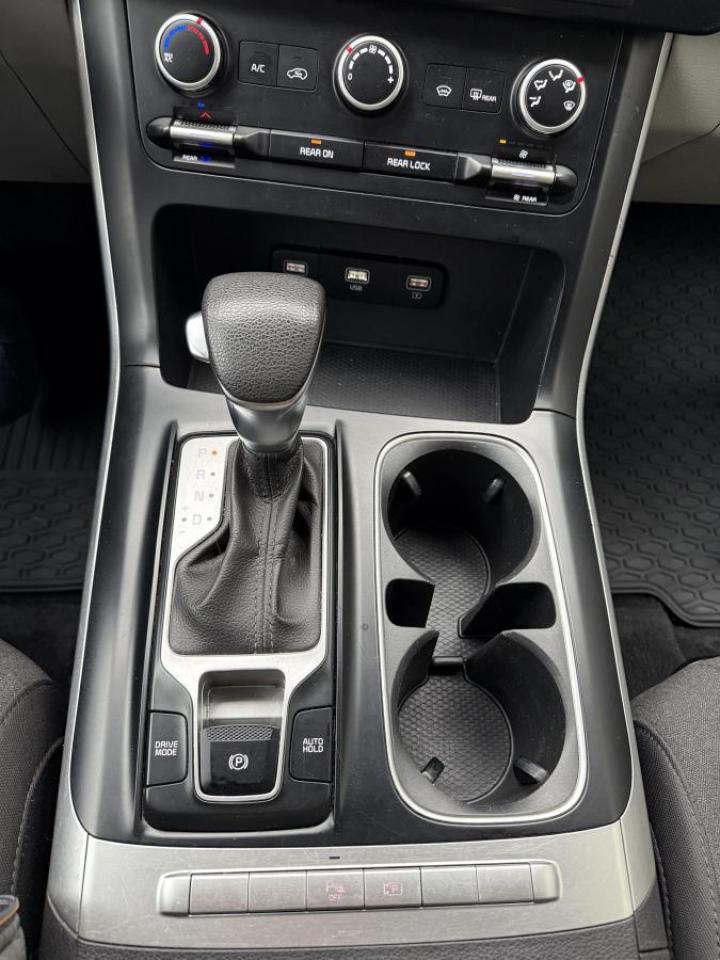 2022 Kia Carnival LX FWD Photo