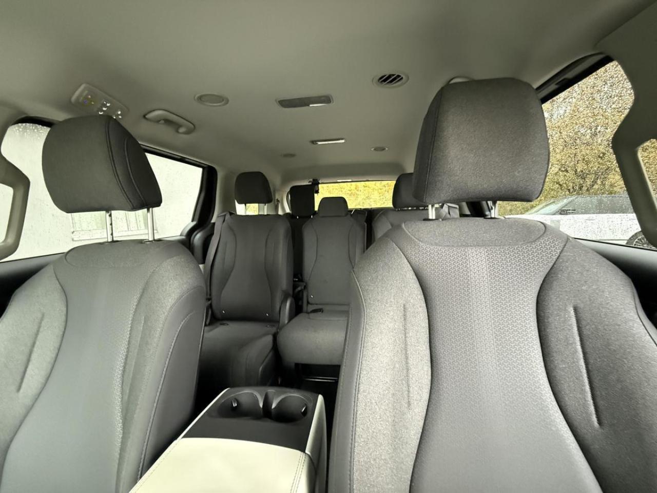 2022 Kia Carnival LX FWD Photo